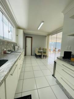 Casa de Condomínio 4/4 à venda no estilo Porteira Fechada