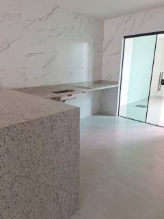 Casa à venda no bairro Pitangueiras em Lauro de Freitas/BA