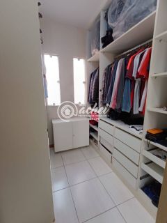 Casa 4/4 no condomínio Flora Ville