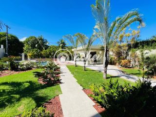 Casa 4/4 nascente à venda na Rua Principal de Busca Vida