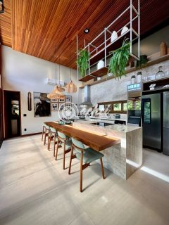 Casa 5/4 nascente porteira fechada em Praia do Forte à venda