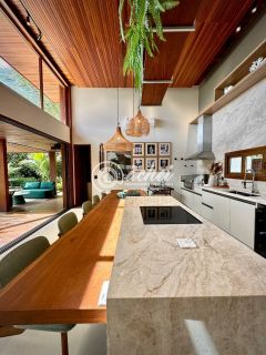 Casa 5/4 nascente porteira fechada em Praia do Forte à venda