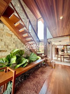 Casa 5/4 nascente porteira fechada em Praia do Forte à venda