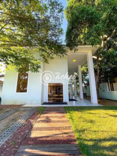 Casa em condomínio 5/4 nascente em Abrantes à venda