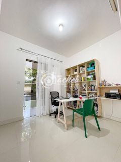 Casa em condomínio 5/4 nascente em Abrantes à venda