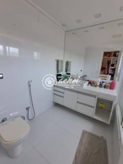 Casa de condomínio 4/4 porteira fechada à venda no Alphaville Litoral  Norte 1