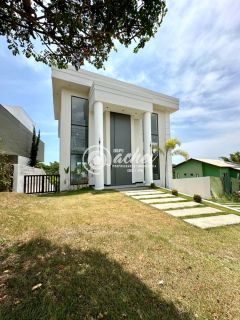 Casa de condomínio 4/4 nascente à venda no Alphaville Litoral Norte 2