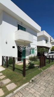 Casa em Condomínio 4/4 nascente mobiliada e com energia solar para locação em Buraquinho