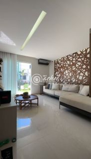 Casa em Condomínio 4/4 nascente mobiliada e com energia solar para locação em Buraquinho