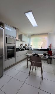 Casa em Condomínio 4/4 nascente mobiliada e com energia solar para locação em Buraquinho