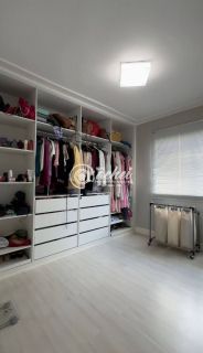 Casa em Condomínio 4/4 nascente mobiliada e com energia solar para locação em Buraquinho