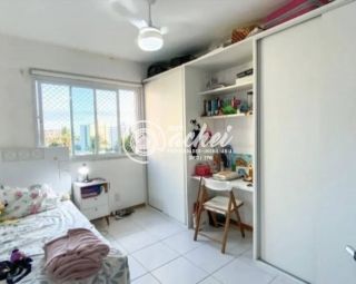 Apartamento 2/4 nascente à venda na Av. Luiz Tarquínio