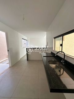 Casa de condomínio 3/4 nascente à venda em Vila Praiana