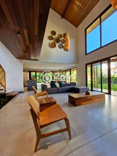 Casa de Condomínio 5/4 nascente porteira fechada à venda em Praia do Forte