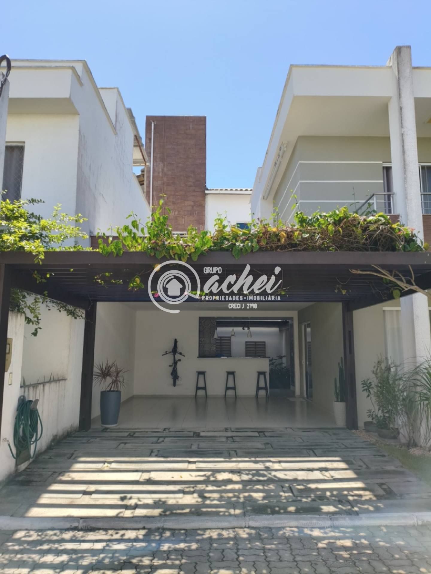 Casa de condomínio 4/4 nascente à venda em Buraquinho