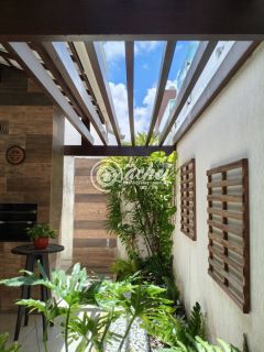 Casa de condomínio 4/4 nascente à venda em Buraquinho