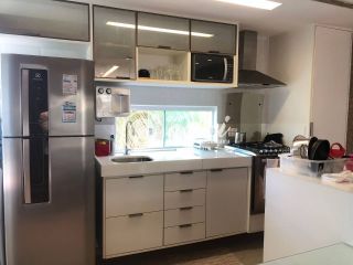 Apartamento 3/4 à venda em Buraquinho a cerca de 500m da Praia