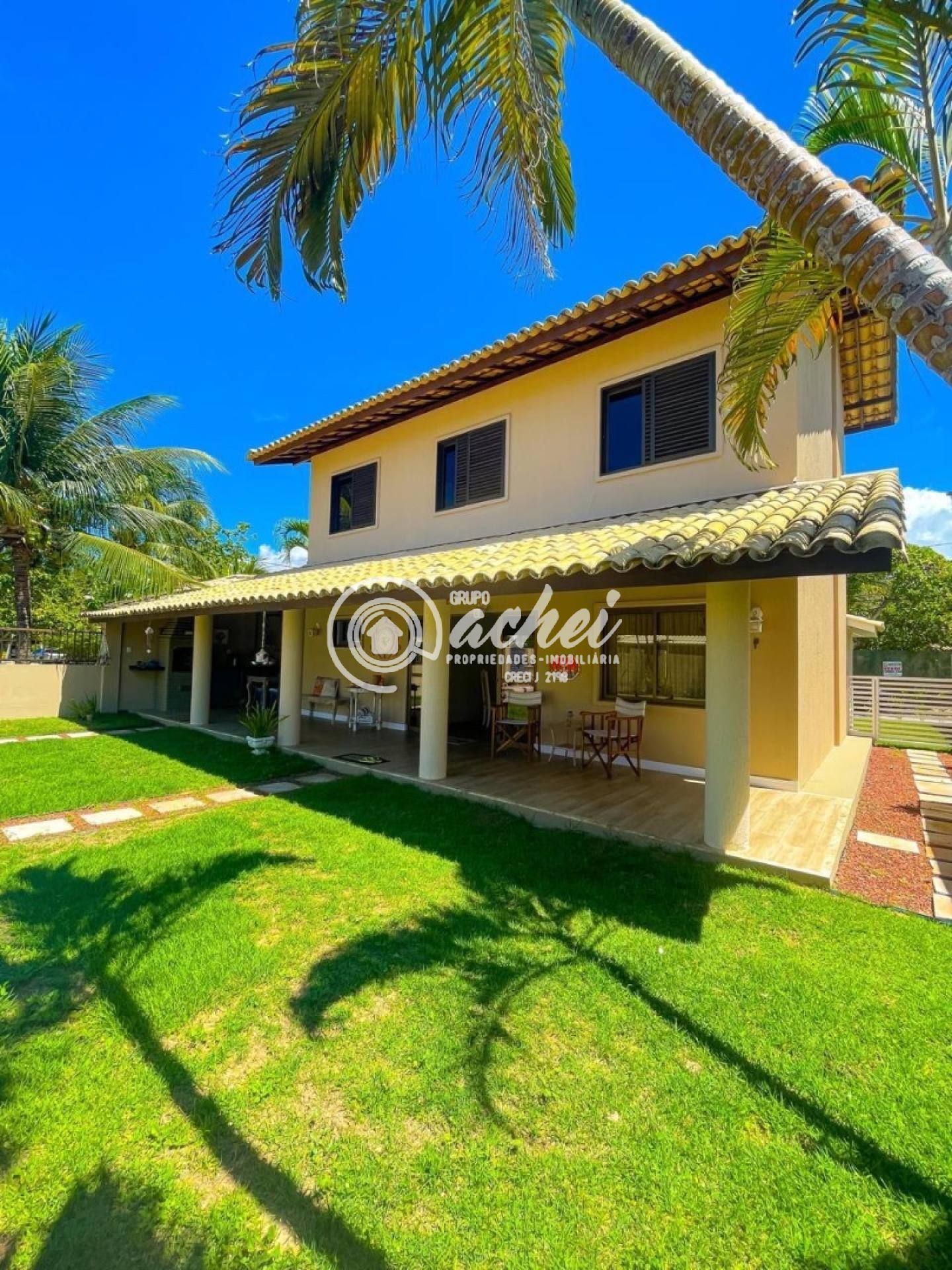 Casa de Condomínio 4/4 com planejados à venda em Estrada do Coco