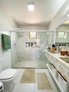 Casa de Condomínio 4/4 com planejados à venda em Estrada do Coco