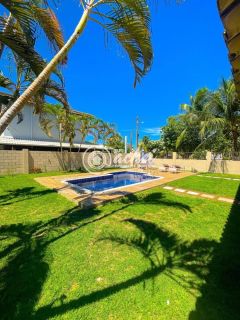 Casa de Condomínio 4/4 com planejados à venda em Estrada do Coco