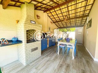 Casa de Condomínio 4/4 com planejados à venda em Estrada do Coco