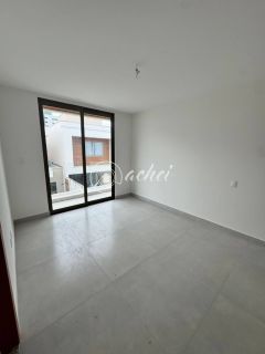 Casa de Condomínio Alto Padrão 4/4 à venda na Av. Priscila Dutra