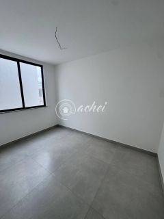 Casa de Condomínio Alto Padrão 4/4 à venda na Av. Priscila Dutra