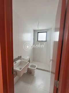 Casa de Condomínio Alto Padrão 4/4 à venda na Av. Priscila Dutra