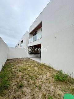 Casa de Condomínio Alto Padrão 4/4 à venda na Av. Priscila Dutra