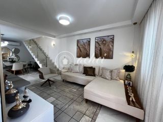 Casa de Condomínio 4/4 nascente à venda na Av. Luiz Tarquínio