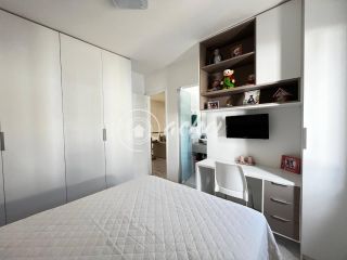 Casa de Condomínio 4/4 nascente à venda na Av. Luiz Tarquínio