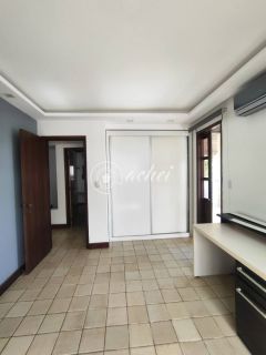 Casa em Alameda 4/4 em Vilas do Atlântico