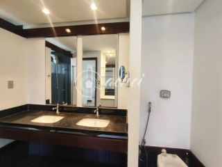 Casa em Alameda 4/4 em Vilas do Atlântico