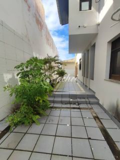 Casa em Alameda 4/4 em Vilas do Atlântico