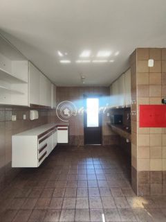 Casa em Alameda 4/4 em Vilas do Atlântico