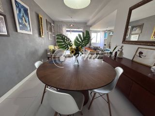 Apartamento 2/4 DECORADO em Buraquinho com vista mar