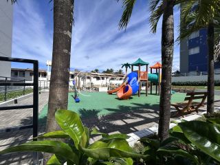 Apartamento 2/4 DECORADO em Buraquinho com vista mar