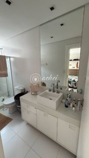 Luxuosa casa com 4 suítes em Alphaville II