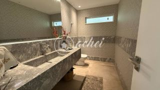 Luxuosa casa com 4 suítes em Alphaville II