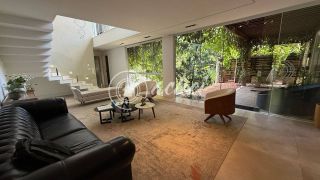 Luxuosa casa com 4 suítes em Alphaville II