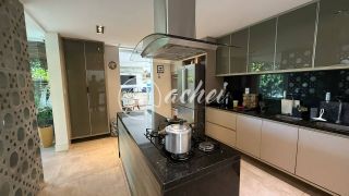 Luxuosa casa com 4 suítes em Alphaville II