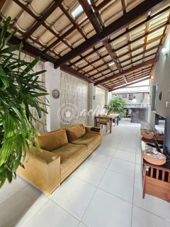 Casa duplex à venda em Buraquinho