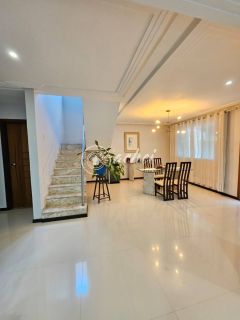 Casa duplex à venda em Buraquinho