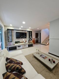 Casa duplex à venda em Buraquinho