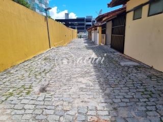 Village Duplex com quarto térreo à venda em Buraquinho