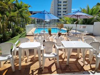 Village Duplex com quarto térreo à venda em Buraquinho