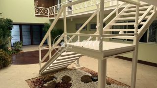 Casa 4/4 alto padrão com piscina em Vilas