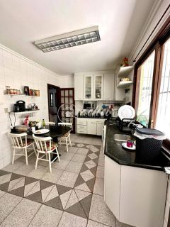 Casa de alameda em Vilas do Atlântico