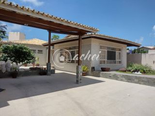 Casa térrea em Vilas do Atlântico alameda fechada