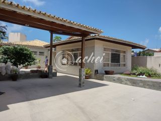 Casa térrea em Vilas do Atlântico alameda fechada